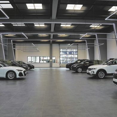 Die Kunden rücken bei den großen Handelsgruppen noch stärker in den Fokus. Ziel ist es, ihnen ihnen ein besonderes digitales und physisches Autohauserlebnis zu bieten, und sie über diverse Maßnahmen langfristig ans sich zu binden. (Bild: Fischer Automobile)