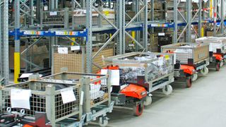 Der „Factory Train“ soll die Materialversorgung in der Produktion im Traktorenwerk effizienter und sicherer gestalten. (Neumaier)