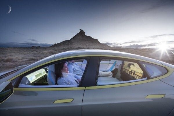 Mit dem vollelektrisch angetriebenen Konzeptfahrzeug „XchangE“ zeigt die Schweizer Ideenschmiede Rinspeed auf dem Genfer Auto-Salon die Zukunft des autonomen Fahrens.  (Rinspeed)