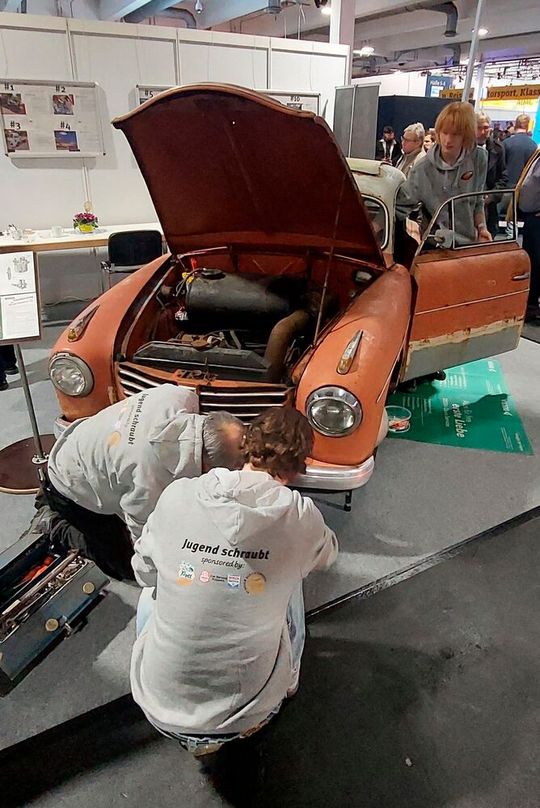 Auf der Bremen Classic Motorshow gegründet: der neue Verein: „JUNGE Talente für ALTE Fahrzeuge“. (Bild:  Deuvet)