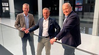 Hier noch vereint: (v. l.) Präsident Arne Joswig, Vizepräsident Thomas Peckruhn und Bundesinnungsmeister Detlef Peter Grün. Inzwischen herrscht wegen der künftigen Verbandsstruktur dicke Luft im ZDK-Präsidium. (Bild: ProMotor)