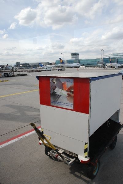 Einsam und verloren? Die Lufthansa arbeitet an Containern, in denen die Fracht spricht und die weltweit geortet werden können. Projektpartner ist dabei das Fraunhofer IML in Dortmund.  (Archiv: Vogel Business Media)