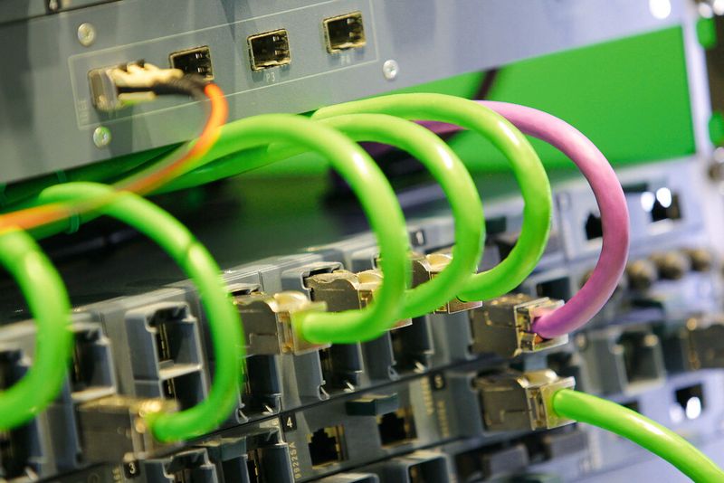 Auf der Messe SPS IPC Drives finden die Besucher alles zum Thema der elektrischen Automatisierung: von den Antrieben über die Steuerung bis hin zu den notwendigen elektrischen Komponenten. (Bild: Mesago/Thomas Geiger)