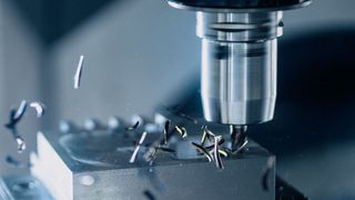 Präzise Werkzeugmaschinen benötigen auch entsprechende Komponenten, die die hohen Anforderungen erfüllen können. (Bild: Pexels / Daniel Smyth)