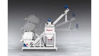 Das mobile, kippbare Schneckenfördersystem erleichtert das manuelle Entleeren von Säcken,  und die staubfreie Übergabe von Material an höher gelegene Anlagen. (Bild: Flexicon)