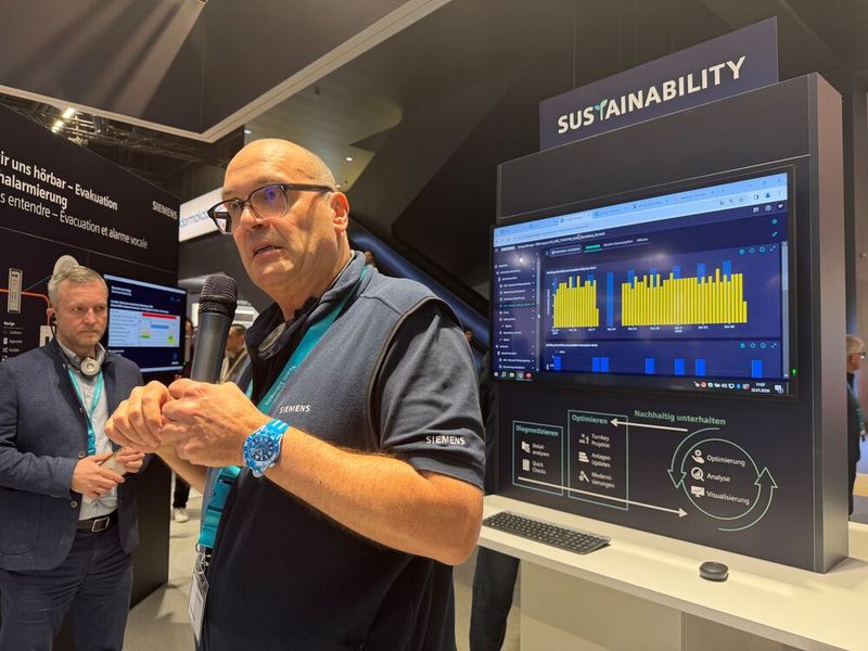 Siemens Schweiz zeigt an der Swissbau 2026 in Basel das umfassende Portfolio seiner Elektro-, Gebäude- und Sicherheitstechnik.  (Bild: Anne Richter, VCG)