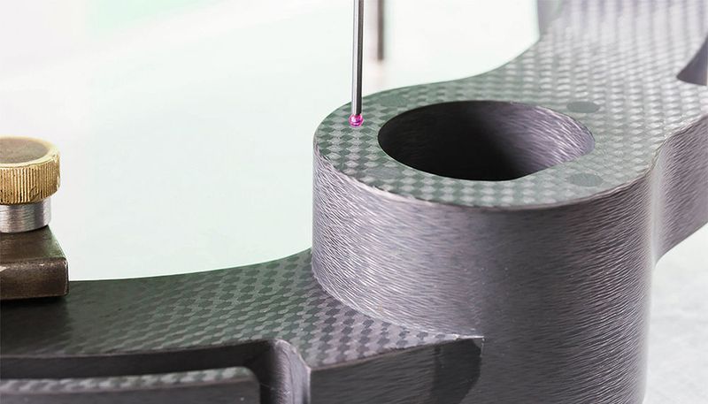 Gute Oberflächenqualität bei der Nassbearbeitung mit CFK. (Moll Engineering)