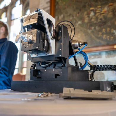 Die Möglichkeiten der Quantentechnik alltagstauglich zu machen, sie schneller einzuführen und das auch noch möglichst breitgefächert, soll ein Projekt erreichen, das aufgrund der nächsten Finanzierungsspritze in die zweite Runde gehen kann ... (Bild: PTB)