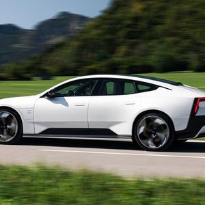 Zwei Varianten stehen zur Wahl: Dual Motor (550 kW/748 PS) und die Topversion Performance mit 650 kW/884 PS.(Bild:  Polestar)