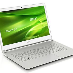 Das Ultrabook Acer Aspire S7-391 gibt es mit 13 sowie 11,6 Zoll. Es hat ein Gehäuse aus Magnesium, Aluminium und „Gorilla Glass 2“. Die Preise beginnen bei Geizhals.de bei 1.300 Euro für das kleinere Gerät und bei 1.400 Euro für das größere.
