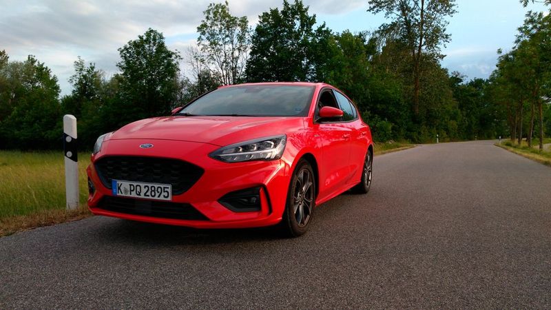Soviel vorab: Ford macht mit dem aktuellen Fokus sehr vieles richtig. Das Design wirkt ausgewogen, die Anmutung ist hochwertig und es gibt einige durchdachte technische Details. (Bild: Thomas Günnel/Automobil Industrie)