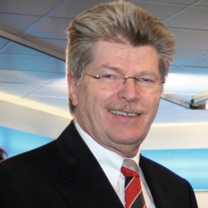 Friedhelm Loh, Präsident des Zentralverbands Elektrotechnik- und Elektronikindustrie e. V. (ZVEI): „Mit dem Thema Elektromobilität haben wir wieder einmal die Chance, im internationalen Wettbewerb zu zeigen, was in unserer Gesellschaft steckt.“ Bild: Schäfer