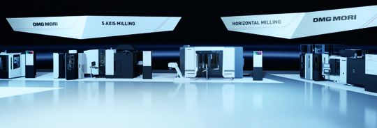 (Insgesamt 17 Hightech-Maschinen und Automationslösung lassen sich im virtuellen Showroom detailliert unter die Lupe nehmen – allen voran die Weltpremiere DMF 200|8 und der Robo2Go Milling als Innovation im Automationsbereich. Bild: DMG MORI)