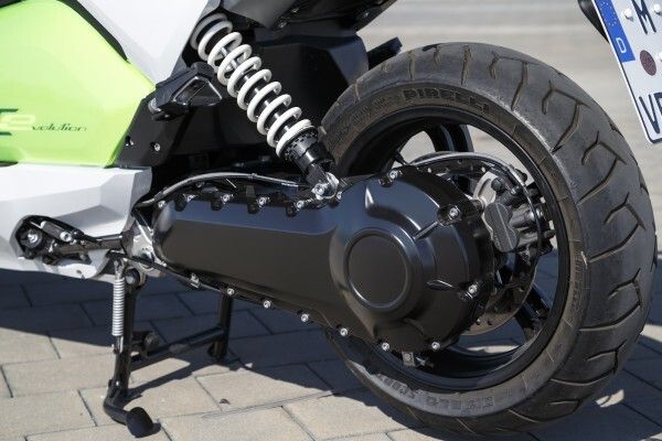 Der neue BMW C evolution bei der offiziellen Präsentation in Barcelona (BMW)