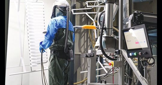 Künftig werden Roboter durch Imitieren menschlicher und maschineller Vorbilder wechselnde Tätigkeiten und individuell angepasste Bewegungen schneller lernen. (Bild:  Universal Robots)