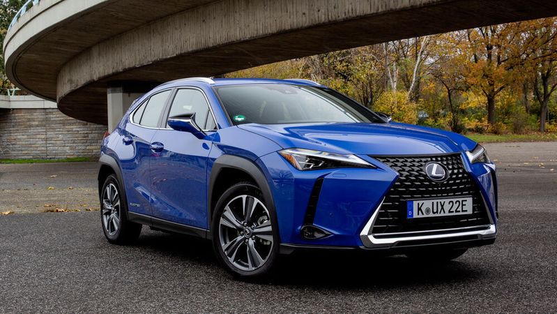 Den rein elektrischen Lexus UX 300e gibt es vorerst nur im Leasing.(Bild:  Lexus)