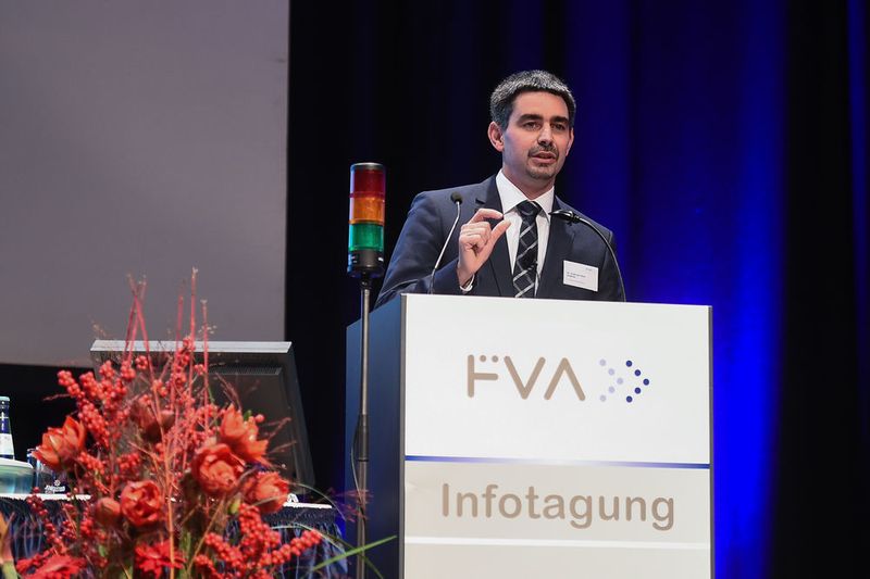 Dr. Andreas Klein von der Siemens AG referierte über den Nutzen der vorwettbewerblichen Gemeinschaftsforschung für die Windindustrie. (Bild: Jürgen Mai)