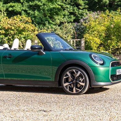 Cabrios sind im Neuwagengeschäft selten geworden. Das Mini Cabrio ist eine der wenigen Ausnahmen, speziell im Volumensegment. (Bild: Bernhard Filser)