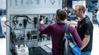 Die Werkstattmesse Automechanika hat zu ihrer Erstauflage nach den Corona-Beschränkungen 78.000 Besucher angelockt. (Bild: Messe Frankfurt/Petra Welzel)