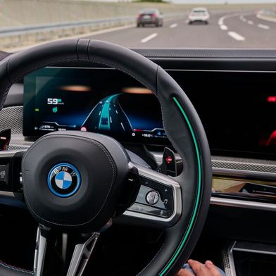BMW verzichtet wie Mercedes künftig auf hochautomatisiertes Fahren. (Bild: BMW)