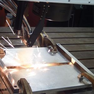 Beim Laserstrahlschweißen wird Wärme gezielt und nur in geringem Maße in das Werkstück eingebracht.