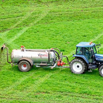 Vom Klo auf den Acker: Forscher nutzen Urin und Asche, um daraus neue Rohstoffe für Düngemittel zu gewinnen (Symbolbild). (Bild: frei lizenziert, Etienne Girardet)