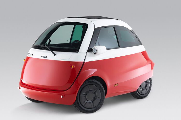 Der E-Motor des Isetta-Klons leistet 15 kW/20 PS, was immerhin eine Sprintzeit aus dem Stand auf 50 km/h in rund 5 Sekunden und maximal 90 km/h erlaubt. (Microlino)