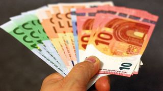 Auch in den Jahren 2022 und 2023 steigen die Löhne für die Beschäftigten im Kfz-Gewerbe: Die Tarifpartner einigten sich im März 2022 auf einen neuen Abschluss. (Bild: gemeinfrei)