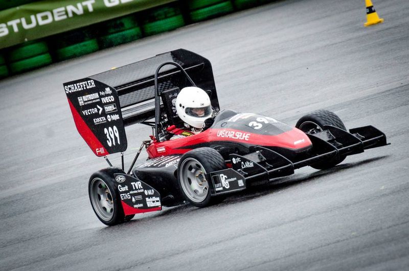 115 Teams aus 24 Nationen, darunter China und Indien, nahmen vom 8. bis zum 13. August 2017 am Konstruktionswettbewerb Formula Student Germany 2017 am Hockenheimring teil. (Formula Student Germany/Soukup)