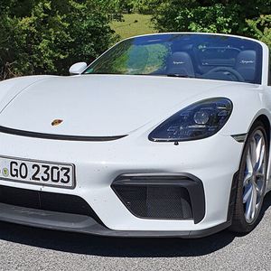 Optisch tut sich dabei an der Front – bis auf einige Retuschen hier und da – wenig.(Bild:  Schreiner/»kfz-betrieb«)