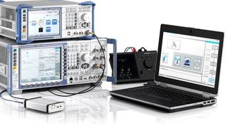 Hersteller und Zulieferer von automatischen In-Vehicle Systems (IVS) können mit der Testlösung von Rohde & Schwarz im Labor End-to-End-Conformance-Tests ihrer eCall-Module durchführen. (Foto: Rohde & Schwarz)