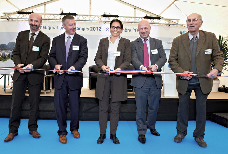 Ribbon-Cutting Ceremony (from left to right): Patrick Lermusiaux (Silica Global Operations Director), Tom Benner (Silica President), Sabine Gouvernel (Collonges Site Director), Pascal Juéry (Executive Vice President Rhodia) and Michel Reppelin (Mayor of Collonges) (Bild: Solvay)