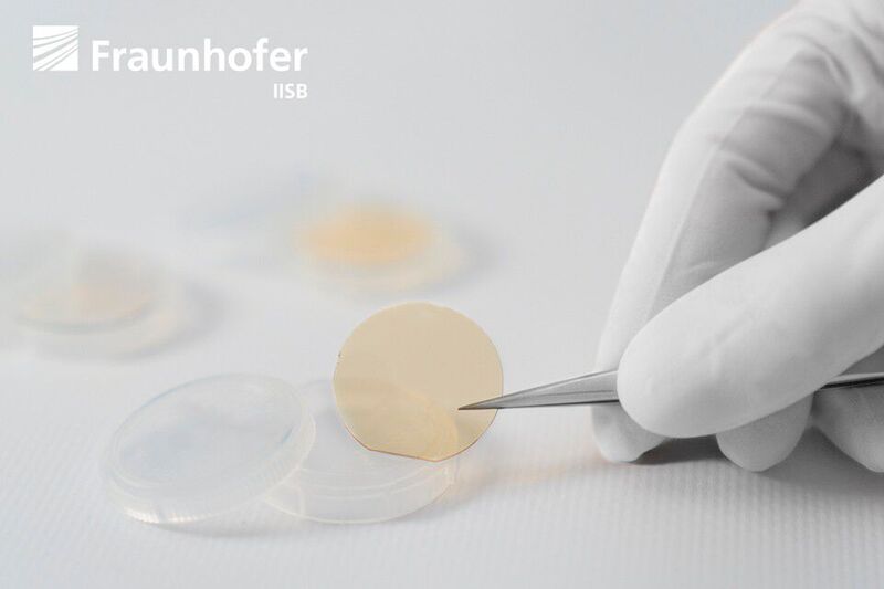 This image shows a polished and finished 1-inch AlN Wafer. (Source: © Elisabeth Iglhaut / Fraunhofer IISB)