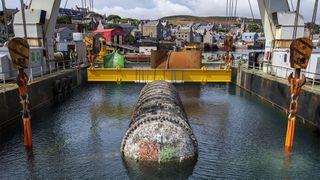 Die zwölf Meter lange Röhre hat bis vor Kurzem das Rechenzentren „Natick“ von Microsoft beherbergt. Er wurde vor über zwei Jahren, im Juni 2018, in einer Tiefe von 35 Metern im Meer versenkt. (Microsoft)