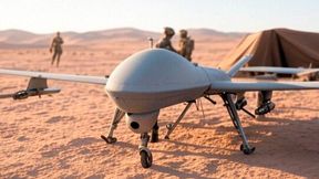 Ab heute läuft die Rüstungsmesse Eurosatory in Paris, wo es auch Drohnen zu sehen gibt. Viele deutsch Aussteller sind dort. Aber das deutsch-französische Geschäft mit der Entwicklung neuer Waffensysteme ist kein leichtes, wie das gescheiterte FCAS-Projekt zeigt. Aber man ist offen für andere Partner ... (Bild: J. Chesterfield)