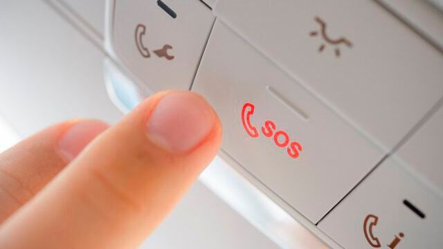 Laut EU-Bestimmung müssen seit April 2018 neu auf den Markt kommende Fahrzeuge mit dem Notrufsystem E-Call ausgestattet sein.(Bild:  Bosch)