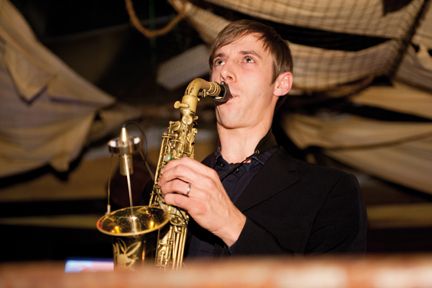 Saxofon live on stage (Archiv: Vogel Business Media)