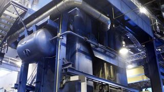 Auf der größten Spindelpresse Deutschlands schmiedet Schöneweiss Vorderachskörper für Nutzfahrzeuge. Bild: Schuler (Archiv: Vogel Business Media)