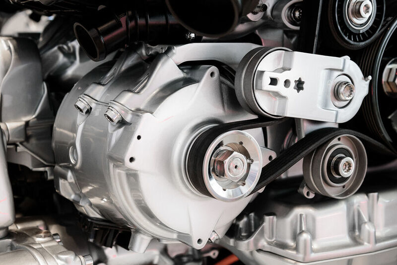 Der Riemen-Starter-Generator im 48-Volt-Bordnetz, unterstützt beim Segeln und erweitert das Stopp-Start-System. (Audi)
