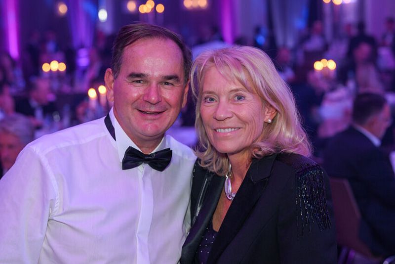 Werner Nieberle (IT-BUSINESS) mit Claudia Ketzer (Arrow) (Bild: Hannes Magerstädt)