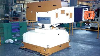 Der erste Comau-Roboter wurde 1978 bei Fiat installiert. Es handelte sich um einen komplett hydraulischen Vier-Achs-Roboter, der für eine Punktschweißapplikation zum Einsatz kam. (Comau)