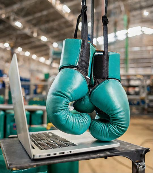 KI-gestützte APS-Systeme sagen jeden manuellen Planungsmethoden den Kampf an.(Bild:  Inform GmbH (KI-generiert))