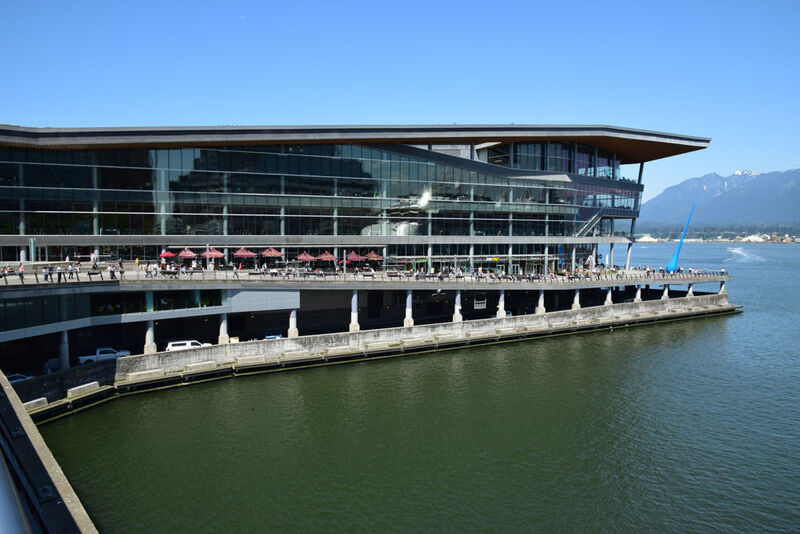 Das Vancouver Convention Centre auf dem ehemaligen alten Hafengelände „Waterfront“ der Westküsten-Metropole Kanadas. (Ludger Schmitz / CC BY 3.0)