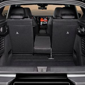 Der Kofferraum fällt üppig aus.(Bild:  Mitsubishi)