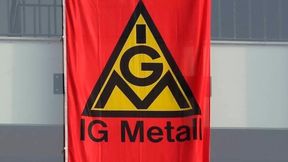 Die IG Metall wirft im Vorfeld zu den nächsten Tarifverhandlungen den Arbeitgebern vor, zum einen auf hohem Niveau zu jammern und zum anderen die derzeitige Lage völlig zu Unrecht für Stellenstreichungen auszunutzen. Denn es gehe wieder deutlich aufwärts ... (Bild: IG Metall)