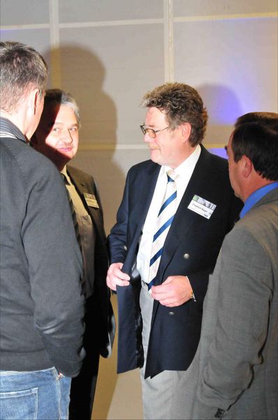 Friedrich Nagel wurde gleich nach seinem Vortrag zur IFL von Teilnehmern umlagert. (Archiv: Vogel Business Media)