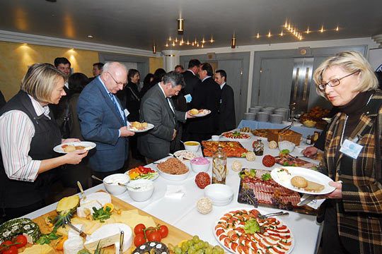 Damit der Tag angenehm wird, hatte sich der ausrichtende Landesverband Schleswig-Holstein um ein ordentliches Büffet gekümmert. (Archiv: Vogel Business Media)