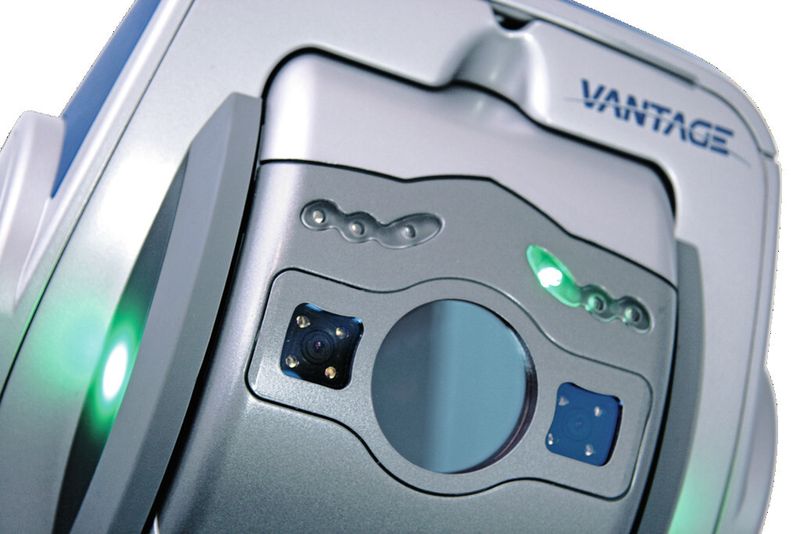 Das integrierte Zweikamerasystem kann sich automatisch auf ein bestimmtes Zielobjekt ausrichten und effizient lokalisieren, wenn es sich nicht in seiner bestimmten Position befindet. (Faro)