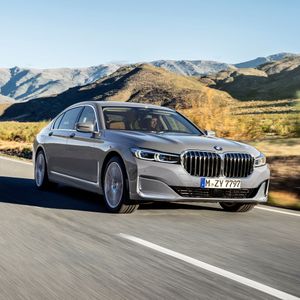 Dem Luxusmodell 7er mangelt es gewiss nicht an Ausstrahlung, doch die Designer von BMW haben noch Potenzial für ein bisschen mehr Präsenz entdeckt.