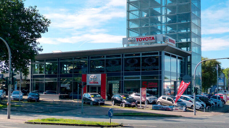 Der Gelsenkirchener Stammsitz des Toyota-Autohauses Glückauf. 
